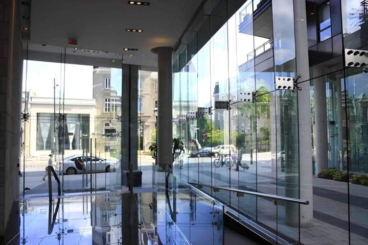 Façade extérieure en verre Montréal