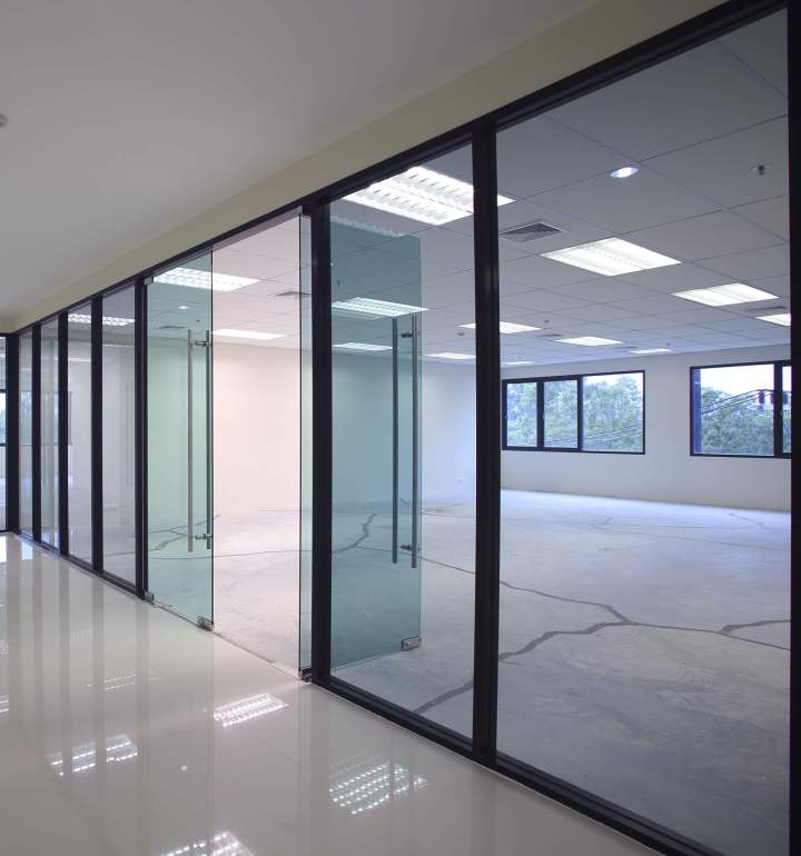 glass and aluminium door installation Montreal